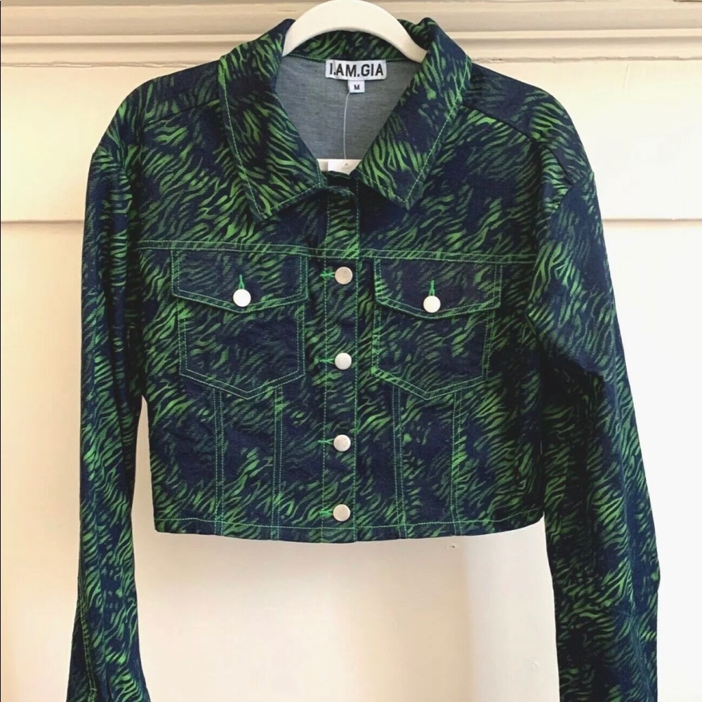 I am GIA new w/ tag crop denim jacket